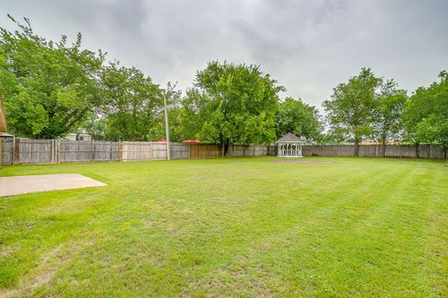 8613 Silver Creek Rd, White Settlement, TX, 76108-1046 | Card Image