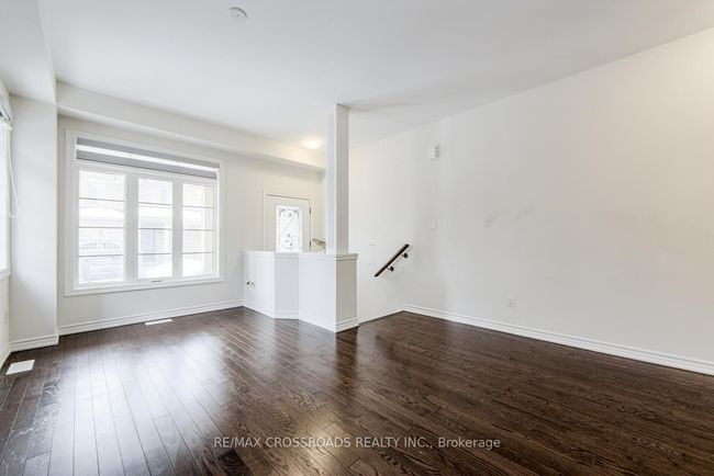 2 Hough Lane, House attached with 3 bedrooms, 3 bathrooms and 1 parking in Ajax ON | Image 5