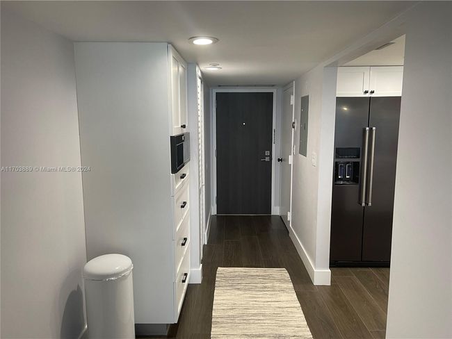 APT-1409 - 2555 Collins Ave, Condo with 2 bedrooms, 2 bathrooms and null parking in Miami Beach FL | Image 6
