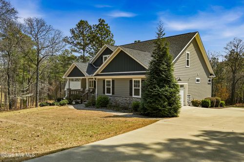 121 Longleaf Dr, West End, NC, 27376 | Card Image