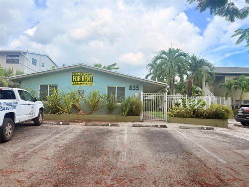 835 Ne 18th Ct, Fort Lauderdale, FL, 33305-3846 | Card Image