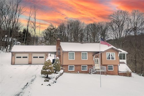 2 Morris St, Glen Campbell, PA, 15742-9225 | Card Image