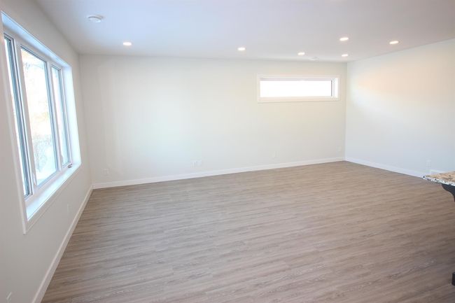 6103 Valleyview Dr, Home with 2 bedrooms, 2 bathrooms and 3 parking in Camrose AB | Image 12