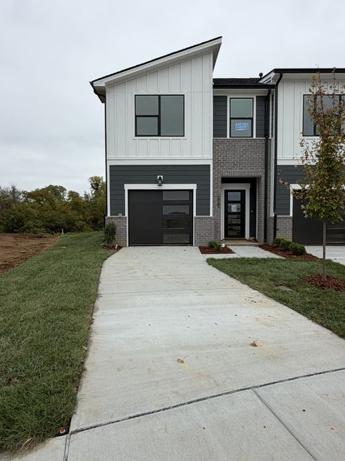 1172 Old Creek Bnd, Gallatin, TN, 37066-6283 | Card Image
