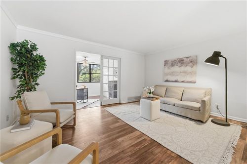 73 Montre Sq Nw, Atlanta, GA, 30327-4044 | Card Image