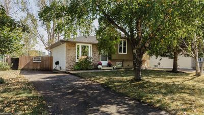 794 Andrew Malcolm Dr, House other with 3 bedrooms, 2 bathrooms and 3 parking in Kincardine ON | Image 2