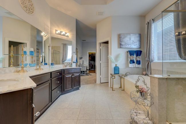 422 Betony Loop, House other with 3 bedrooms, 3 bathrooms and 2 parking in Buda TX | Image 19
