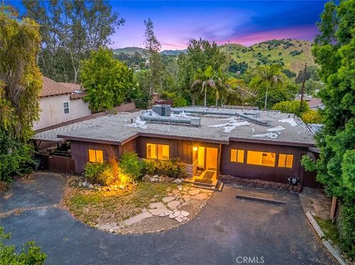 10408 Mcbroom St, Sunland, CA, 91040-1226 | Card Image