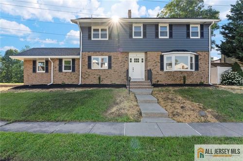 4 Schmitt St, Sayreville, NJ, 08872-1261 | Card Image