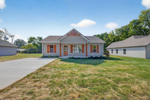 1022 W College St, Greenbrier, TN, 37073-5562 | Card Image