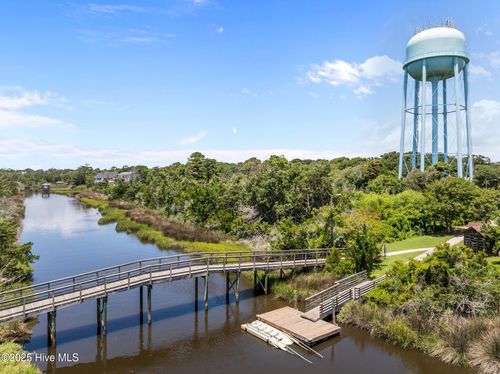 116 Ne 29th St, Oak Island, NC, 28465-5909 | Card Image