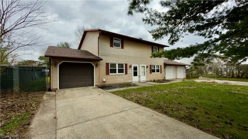 239 Brunswick Drive, Elyria, OH, 44035 | Card Image
