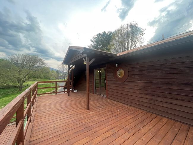 3747 Mountain Rd, House other with 2 bedrooms, 2 bathrooms and null parking in Cedar Bluff VA | Image 4