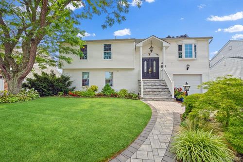 3894 Nancy Ln, Seaford, NY, 11783-3626 | Card Image