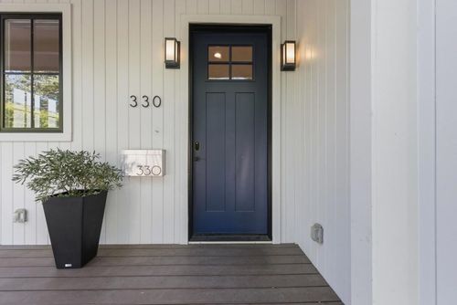 330 Grand St, Redwood City, CA, 94062 | Card Image