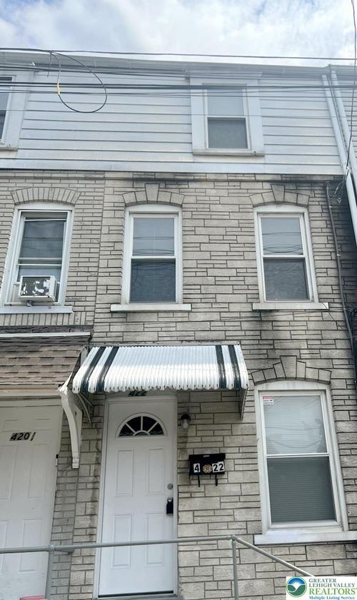 422 W Whitehall St, Allentown, PA, 18102-1717 | Card Image