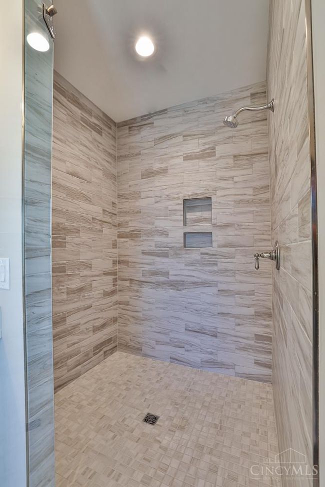 2908 Robertson Ave, House other with 3 bedrooms, 4 bathrooms and null parking in Cincinnati OH | Image 25
