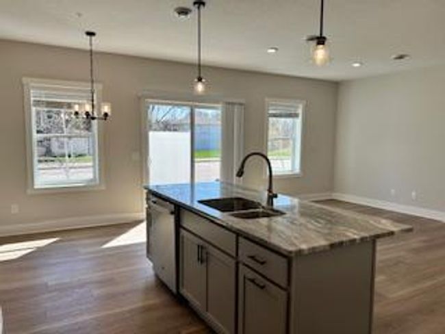 3405 Douglas Dr N, Townhouse with 3 bedrooms, 3 bathrooms and null parking in Crystal MN | Image 8