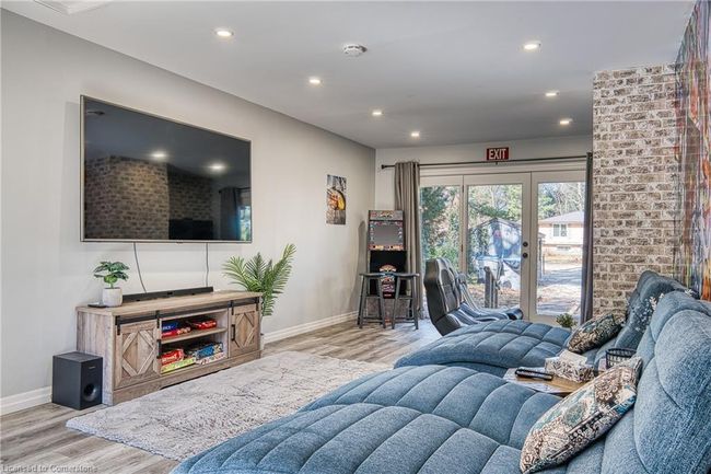 10007 Port Franks Rd, House other with 5 bedrooms, 2 bathrooms and 4 parking in Port Franks ON | Image 17