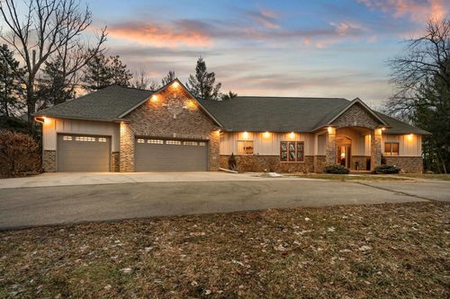 8760 Pine Crest Ln Nw, Rochester, MN, 55901-2978 | Card Image