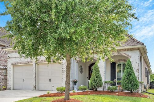 305 Nicklaus Dr, Slidell, LA, 70458-8869 | Card Image