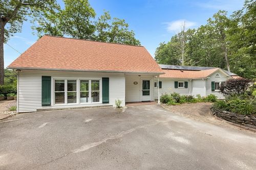 6 Turner Ln, Lancaster, MA, 01523-3218 | Card Image