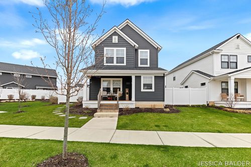 8324 Cooks Corner Dr, Byron Center, MI, 49315-8137 | Card Image