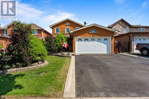 8 Cochrane Ave, Brampton, ON, L6Z4J4 | Card Image