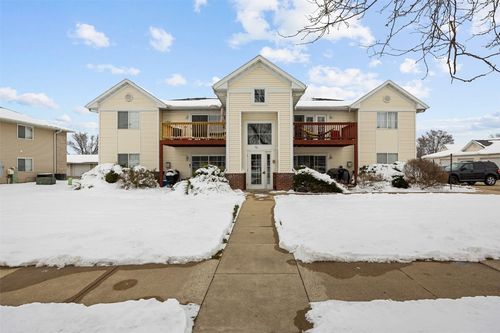 8-72 Miller Avenue Dr Sw, Cedar Rapids, IA, 52404 | Card Image