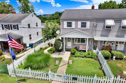 320 Cedar St, Jeannette, PA, 15644-2520 | Card Image