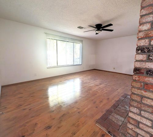 420 Delta Dr, Woodland, CA, 95695-5423 | Card Image