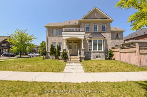 2 Lorenzo Cir, Brampton, ON, L6R0Z9 | Card Image