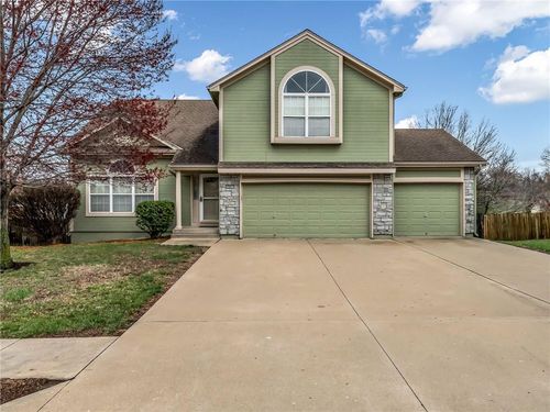 721 Saddle Peak Dr, Raymore, MO, 64083-8567 | Card Image