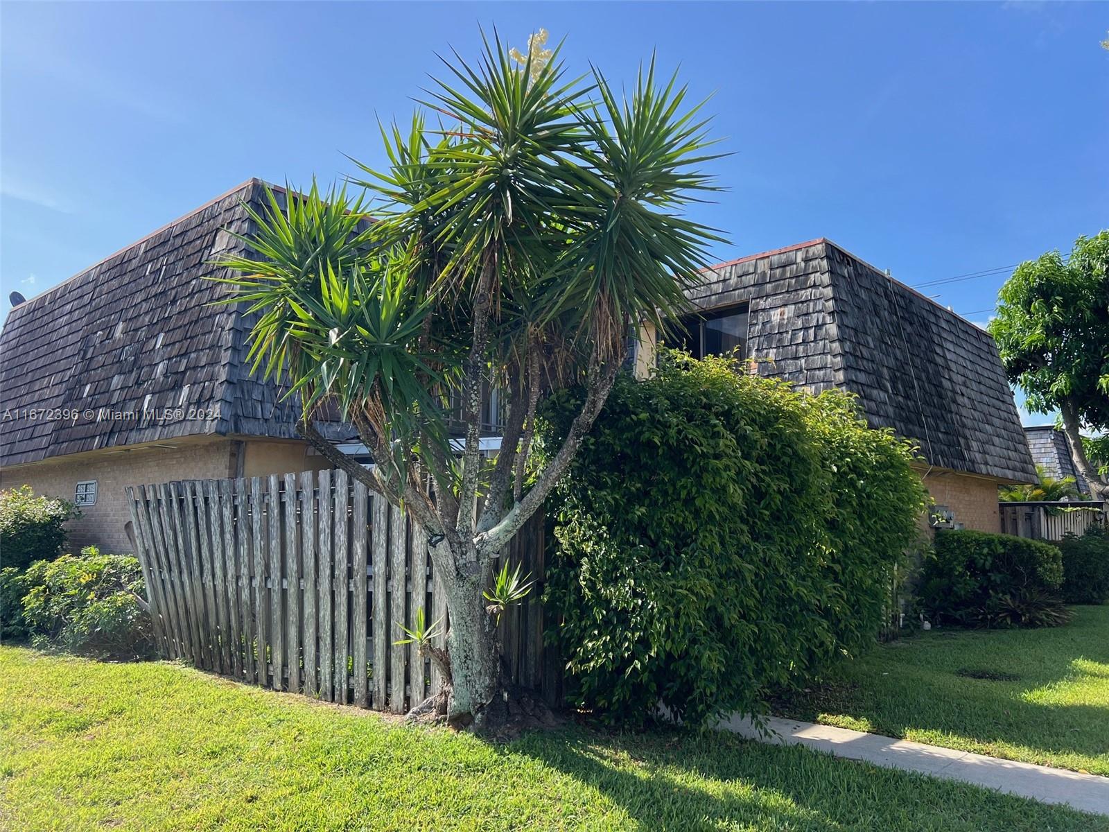 Woodland Rd, Palm Springs, FL 33461