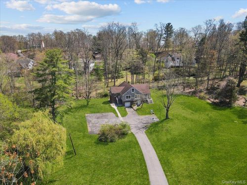 9 South Ln, Katonah, NY, 10536-2707 | Card Image