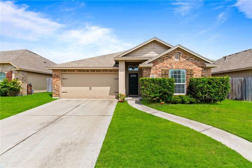 3909 Los Arroyos Dr, Corpus Christi, TX, 78414-5717 | Card Image