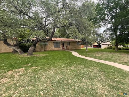 1405 W North Ave, Lampasas, TX, 76550-1542 | Card Image