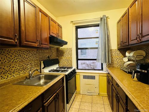 apt-4n-9211 35th Ave, Jackson Heights, NY, 11372-5846 | Card Image