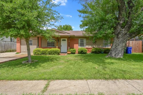 15138 Marsha Dr, Balch Springs, TX, 75180-2548 | Card Image