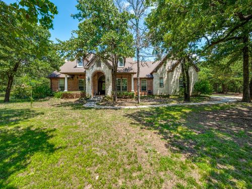 735 Sleepy Hollow Ln, Valley View, TX, 76272-7777 | Card Image