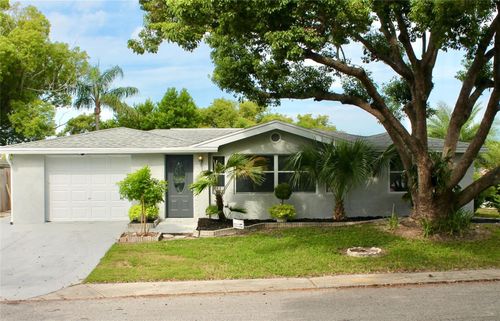 9201 Hunt Club Ln, PORT RICHEY, FL, 34668-5194 | Card Image