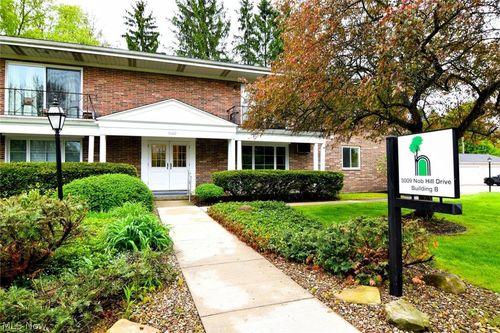 b2-5009 Nob Hill Dr, Chagrin Falls, OH, 44022-3380 | Card Image
