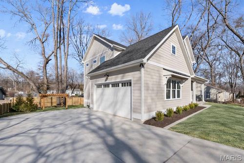 112 Oakwood Ave, Webster Groves, MO, 63119-2447 | Card Image