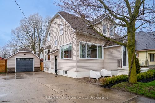 270 Main Street E, Norwich, ON, N0J1R0 | Card Image