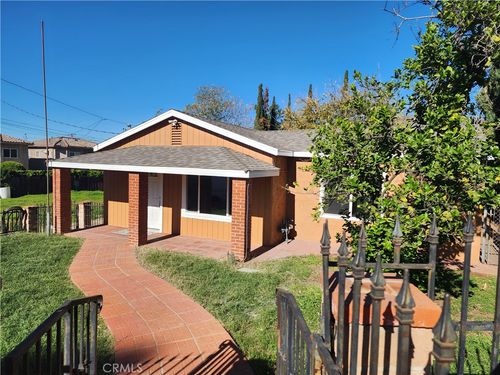 7665 Machrea St, Tujunga, CA, 91042-1721 | Card Image