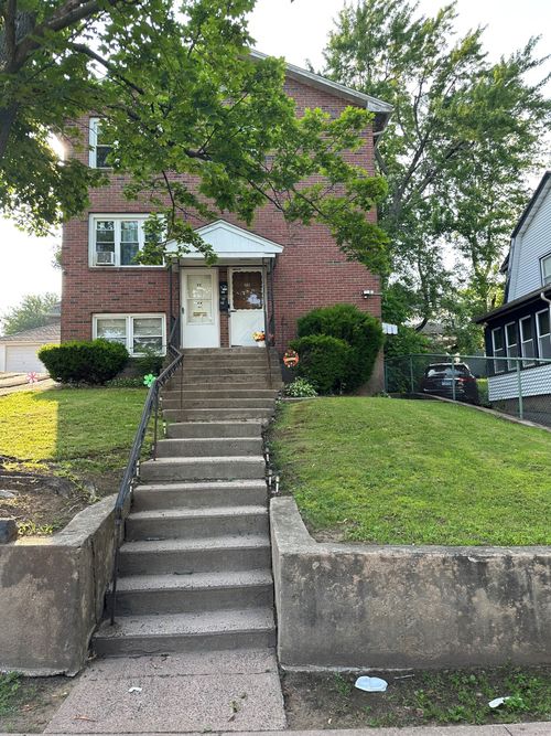 75 Grandview Ter, Hartford, CT, 06114-1727 | Card Image