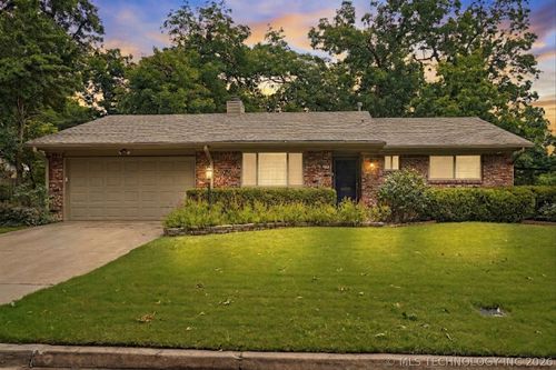 5629 S Saint Louis Ave, Tulsa, OK, 74105-8027 | Card Image