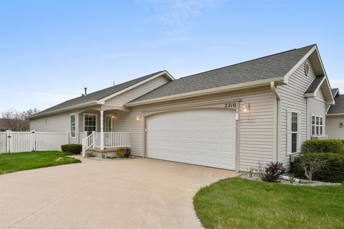 2210 Seaview Dr, Traverse City, MI, 49686-8824 | Card Image