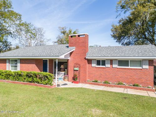204 E Third St, Long Beach, MS, 39560-6106 | Card Image
