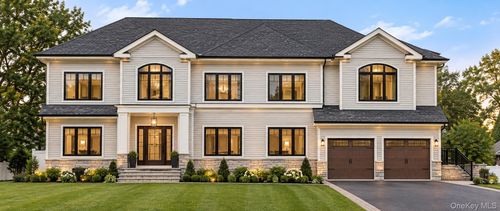24 Stratford Ave, Dix Hills, NY, 11746-8123 | Card Image